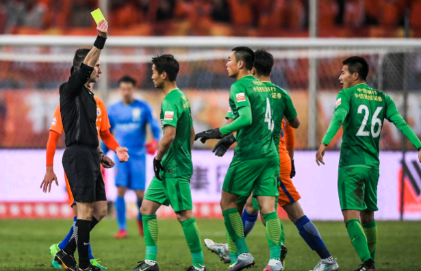 此前他在其 此前他在其