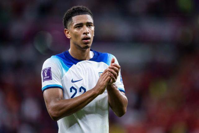 足球不仅仅 足球不仅仅