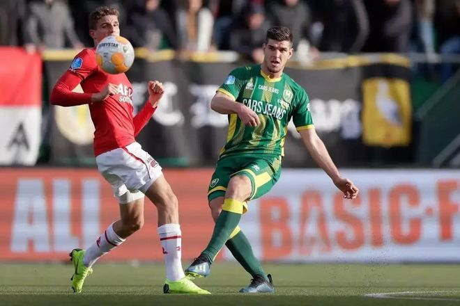 在关键比赛 在关键比赛