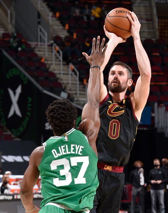 虽然他依然 虽然他依然